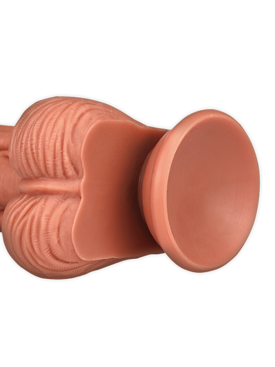 Realistischer Dildo mit starkem Saugnapf