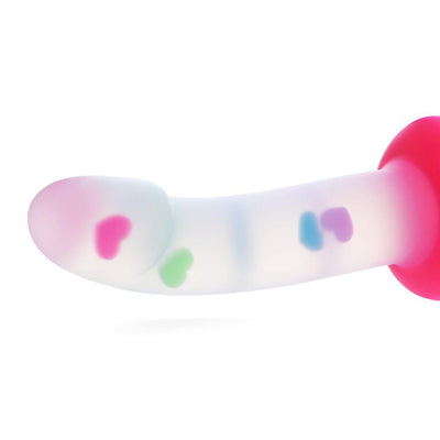 Transparenter Fluoreszenz Dildo mit farbigen Herzen und Saugnapf 18cm